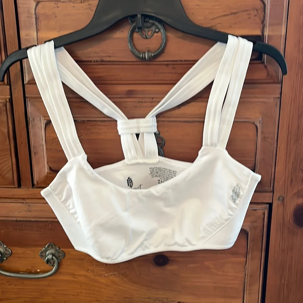 NWOT Free People Movement Women’s White Sports Bra, Size XL.